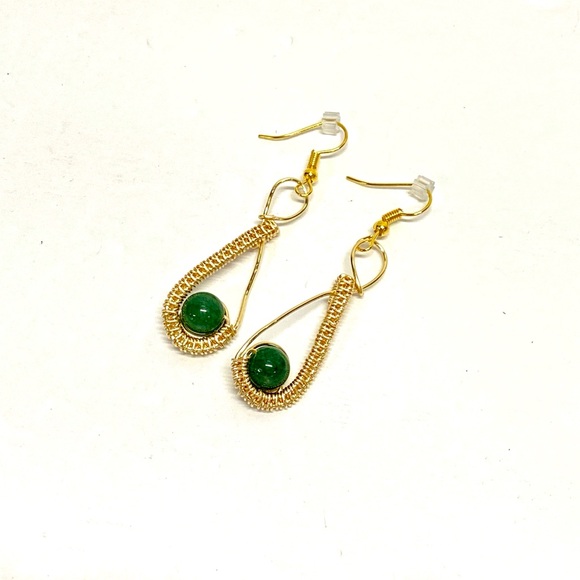 HANDMADE Green Aventurine Beads in Wrapped and Woven Frame Dangle Earrings - Picture 9 of 10